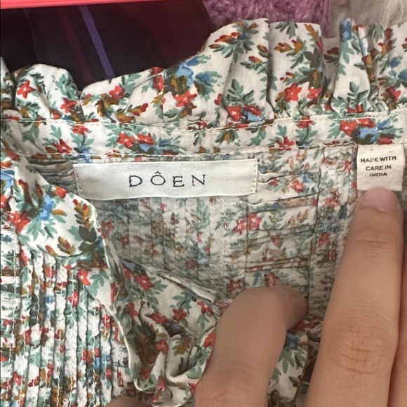 Doen Claudette pintucked floral-print cotton-voile top - Picture 2 of 5